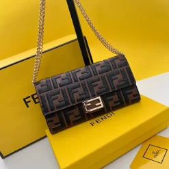 621666 handbag  19x10.5x3.5cm