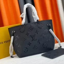 M45685 Woman handbag  32x29x17 cm