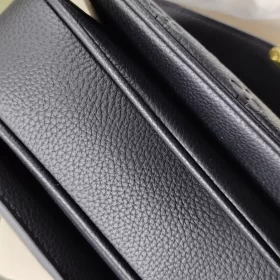 4 colors Woman's Handbag 25 x 19 x 7cm photo review