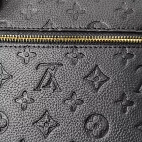 4 colors Woman's Handbag 25 x 19 x 7cm photo review
