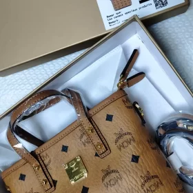 Woman's Handbag with Adjustable straps charm BB-921856 photo review