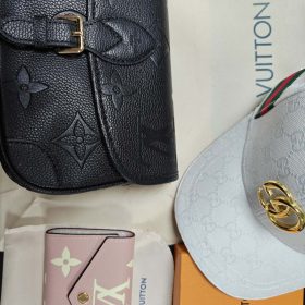3 colors Woman's Handbag  25.0× 9.0×15.0cm photo review