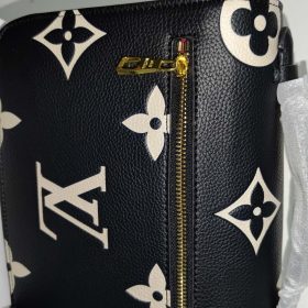 4 colors Woman's Handbag 25 x 19 x 7cm photo review
