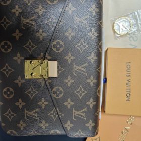 Fashion straps handbag  25x19x9cm photo review
