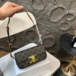 Classical High Quality Handbag with metals buck BB-921829