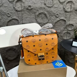 Fashion High Quality Crossbody bag With Adjustable Strap BB-921843
