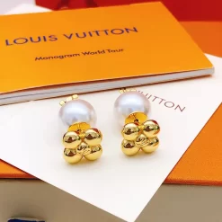 Classic Pearls Earrings ED-518032