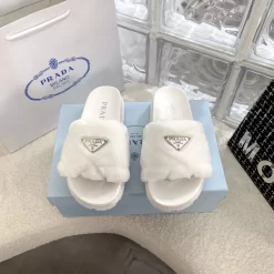 Fashion High Quality 2.5cm high furry Slippers LX-672037