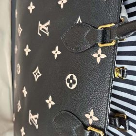 Fashion 25x19x11.5cm Leather Handbag BB-140171 photo review