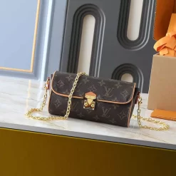 20.5x11x6cm Chains Woman's Handbag BB-130253