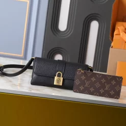 22x13x13.5cm Leather Crossbody bag with Adjustable Strap BB-130350