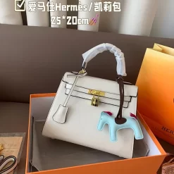 11Colors 25x20cm Woman's Handbag with charm BB-145389