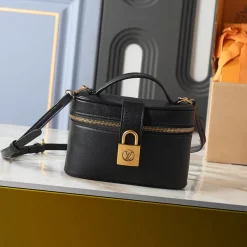 Fashion 2 Colors 19x12x5.5cm Lock Genuine Leather Handbag with Adjustable straps BB-140442