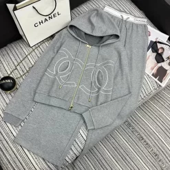 Three Colors Hooded Sports Set WT-81333