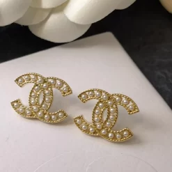 Cut-out Earrings with Pearls ED-518300